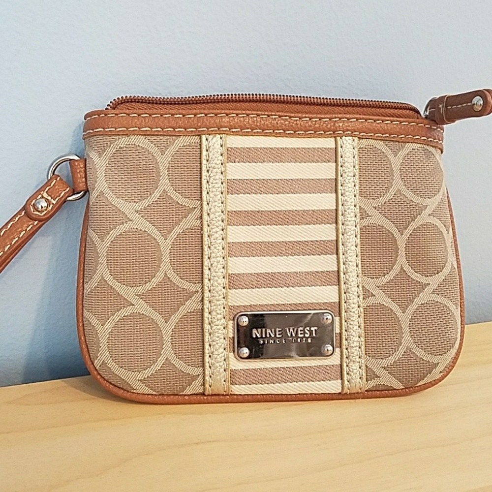 Nine West wristlet